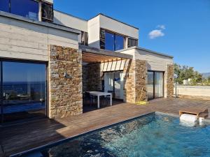 Gaou - Villa ONEIROS, paisible avec piscine & vue mer