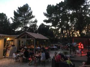 Campings Camping 3 etoiles - Piscine - eehci0 : photos des chambres