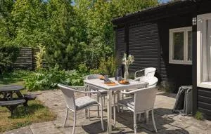 3 Bedroom Amazing Home In Nexø - Langedeby