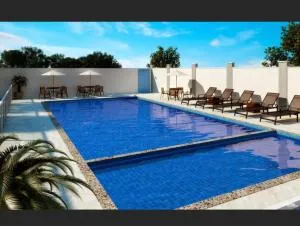 Apartamento com 3 quartos,piscinas de terça a quinta feira livre, garagem,portaria 24hrs - Nova Conquista