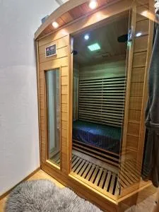 Sauna, Atomium, Expo Brussels, Stadium Roi Baudoin, Kinepolis, Planetarium, Centre ville Brussels - Heysel