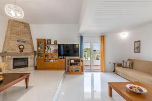 Amazing Villa Chrysanthi with private pool