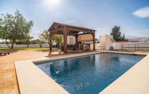 3 Bedroom Stunning Home In Coin