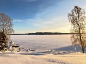Solbackens guesthouse with sauna by the lake - Killstad