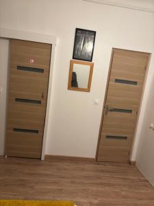 Appartements studio avec terrasse en face la gare d’Enghien a 15 minute de paris gare du nord et a 10 mn de stade de France : photos des chambres