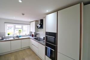 London Mitcham Beautiful Three Bedroom House