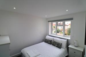 London Mitcham Beautiful Three Bedroom House
