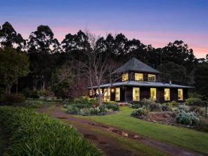 Pemberton Forest View Retreat