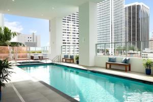 Modern Private Condo Downtown - Gym, Pool, Bayview