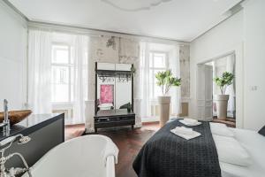 Luxury Designer Home in Center of Vienna