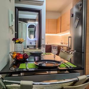 MYTHOS HOUSE LUXURY APARTMENt!!