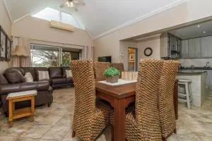 The Bridge, Unit 50 - Makakatana