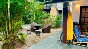 Casa em condomínio de frente à praia