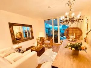 Charme & Comfort Citylodge Wohlfühloase mit Garten, Terrasse & Spa - Seedorf