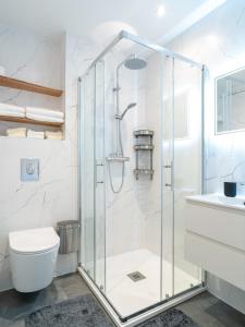 Appartements Suite Zen - Calme et Lumiere - 2 lits 160 cm - Parking prive residence : photos des chambres