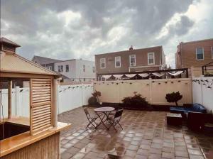 Newly Renovated One Bedroom Apartment !