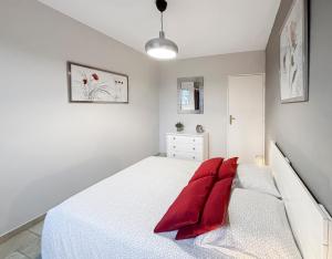 Maisons de vacances Maison Calme avec Cheminee, Ideal Familles : photos des chambres