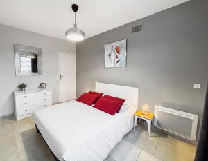 Maisons de vacances Maison Calme avec Cheminee, Ideal Familles : photos des chambres