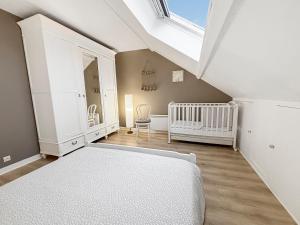 Maisons de vacances Maison Calme avec Cheminee, Ideal Familles : photos des chambres
