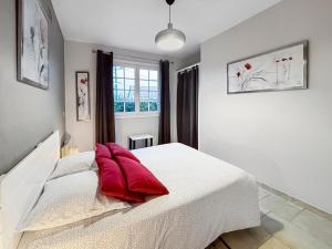 Maisons de vacances Maison Calme avec Cheminee, Ideal Familles : photos des chambres