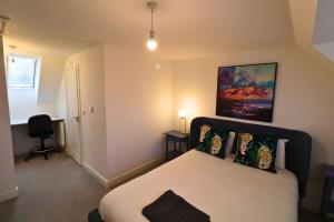 High Wycombe Stunning Stylish Four Bedroom House