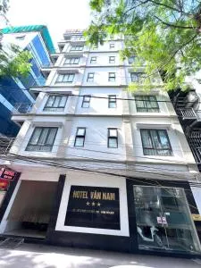 Van Nam Hotel by OnHotelRooms - Văn Trì