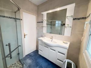Maisons de vacances Maison Calme avec Cheminee, Ideal Familles : photos des chambres