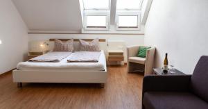 Double Room with Sofa Bed room in Gästehaus Wildpert