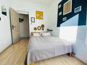 Sejours chez l'habitant Chambre privee au coeur de Calais : photos des chambres