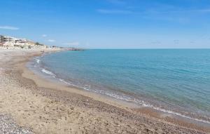 Gorgeous Apartment In Playa De Moncofa