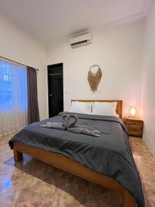Phòng Giường Đôi Lớn (Queen Bed Room)