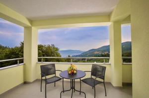 Villa Alternus-apartman Dora