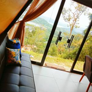 Chalé Suiço Blue Lemon ECO Paraty RJ, vista para o mar