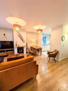 SAGE HOUSE - Tranquil sanctuary in the heart of Glastonbury - Meare