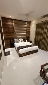 M e r i t o n HOTEL T-2 - Ghātkopar