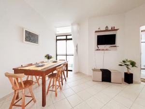 Cobertura perto da praia, churrasqueira e 1 vaga na garagem