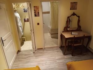 B&B / Chambres d'hotes Chambres et table d'hotes : LES SENTIERS DE LA BREME : photos des chambres