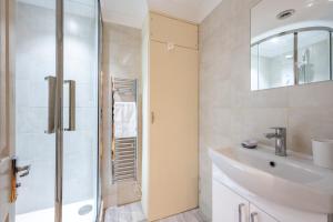 7 Lower Talland Apartments