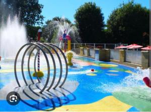 Campings Mobil home 3 chambres tout equipe avec accueil humain : photos des chambres