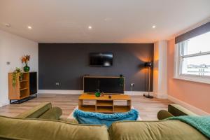 Prefect 2 Bedroom Flat with Seaview and Free Parking