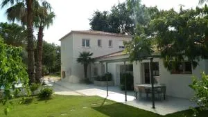 Gite pour couple et 1 enfant - Théza