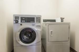 Holiday Inn Express & Suites-Regina-South by IHG
