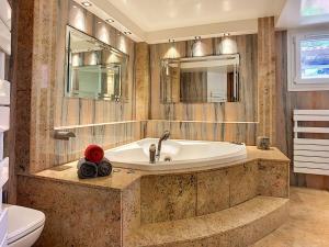 Les Roches Hacienda Provençale