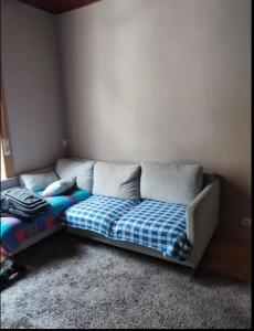 Chambre confortable lit double schaarbeek 1ere étage clé normal