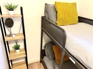 Sleeps 7 The Red Door House