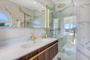 Apart OCEAN DRIVE - Oura - Jacuzzi - BY BEDZY