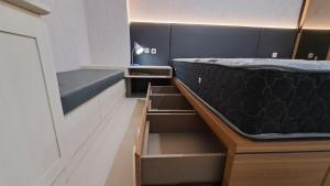 Faviann Lux Apartement Paltrow