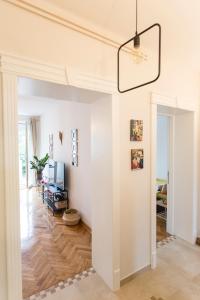 City Side Up Exclusive