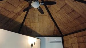 TREEHOUSE PILON PAVONES