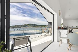 Teign View, Grand Banks